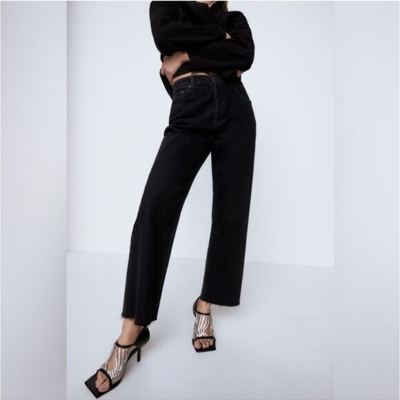 ZARA Straight Leg Jeans High Rise Raw Hem Cropped Washed Black Size US6 - Picture 4 of 9